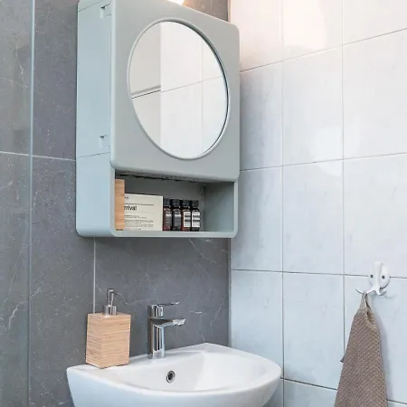 Quiet & Spacious 2-bedroom Near Old Town Daire Lefkoşa